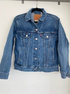 Levi's Premium Medium Blue Denim Trucker Jacket
